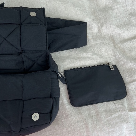 Nylon puffer bag - Picture 5 of 5